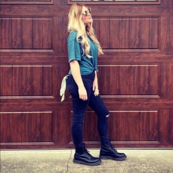 New! Dr Marten 1460 Black Leather Combat Boot - Picture 2 of 12